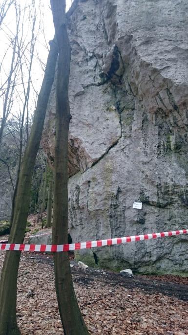 Uwaga na niebezpieczeństwo w Sowich Skałach Uwaga na niebezpieczeństwo w Sowich Skałach